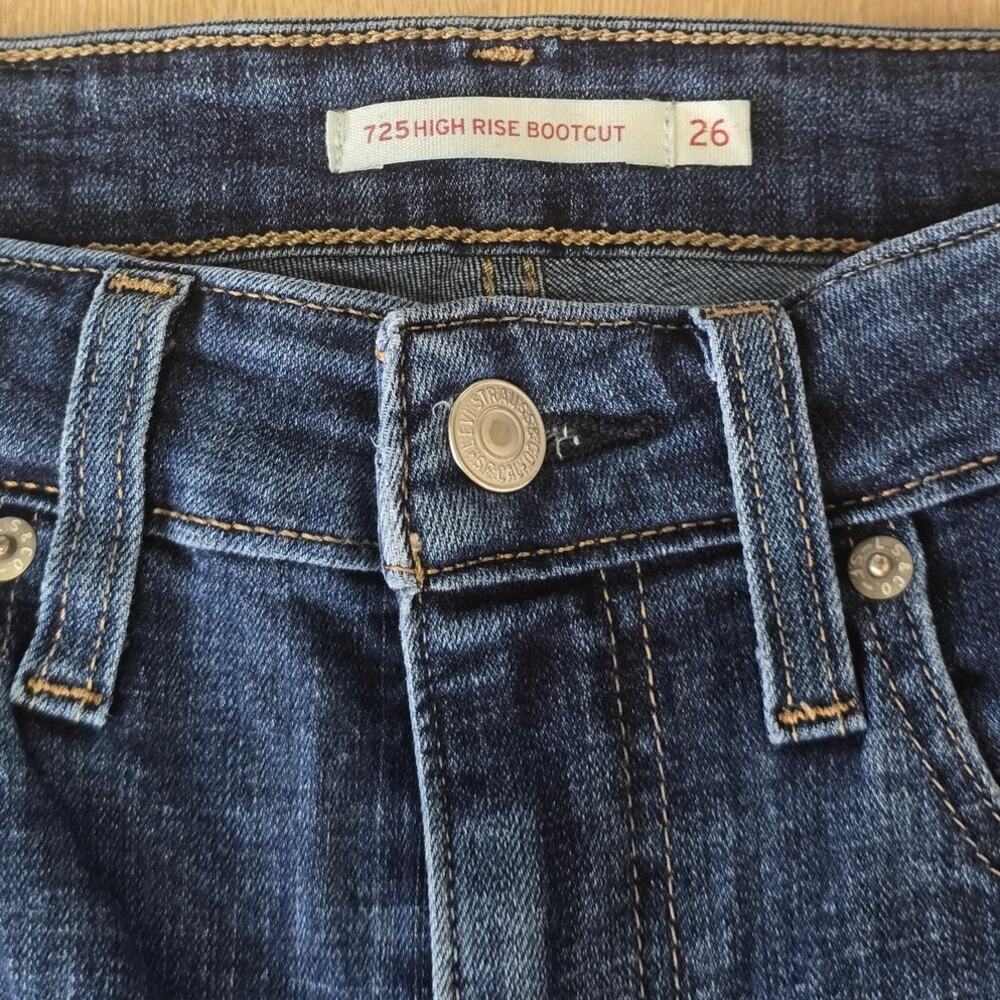 Levi's 725 High Rise Bootcut Jeans Medium Wash Denim Size 26 - Picture 7 of 7